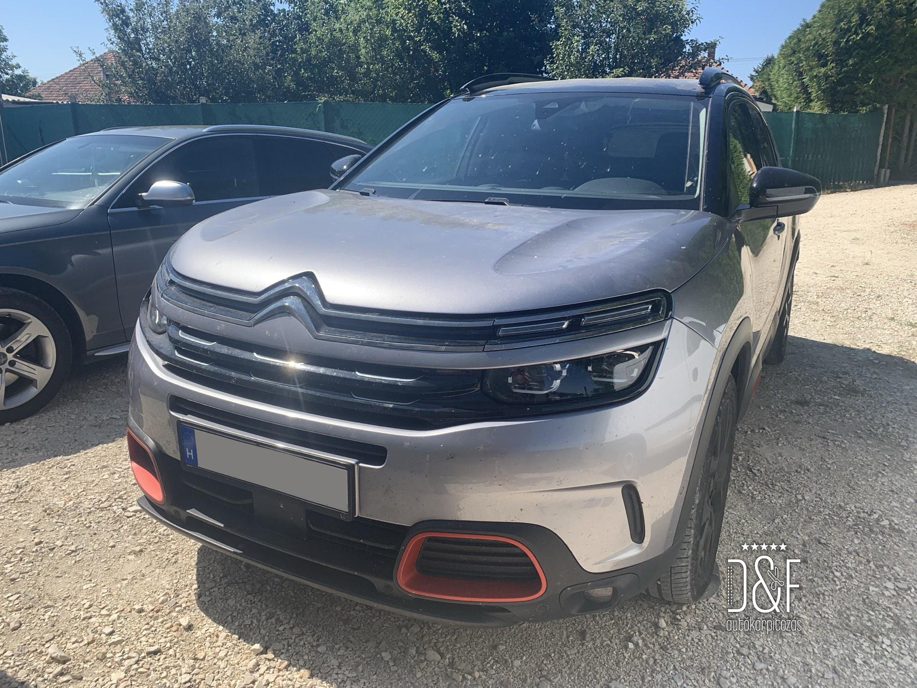 Citroën C5 Aircross – műszerfal kárpitozás